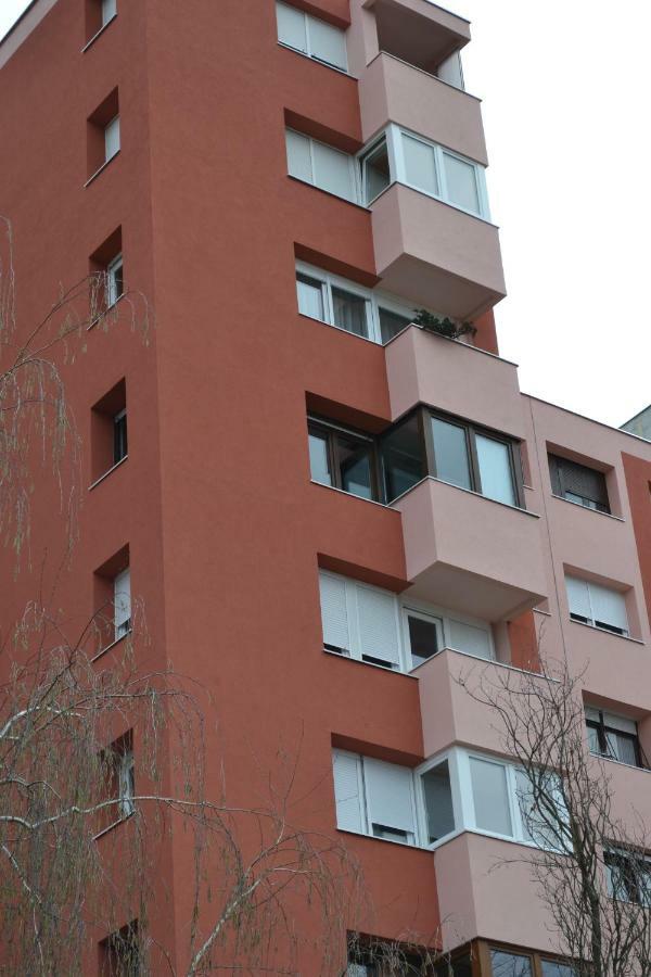 Fly Inn Velika Gorica Εξωτερικό φωτογραφία